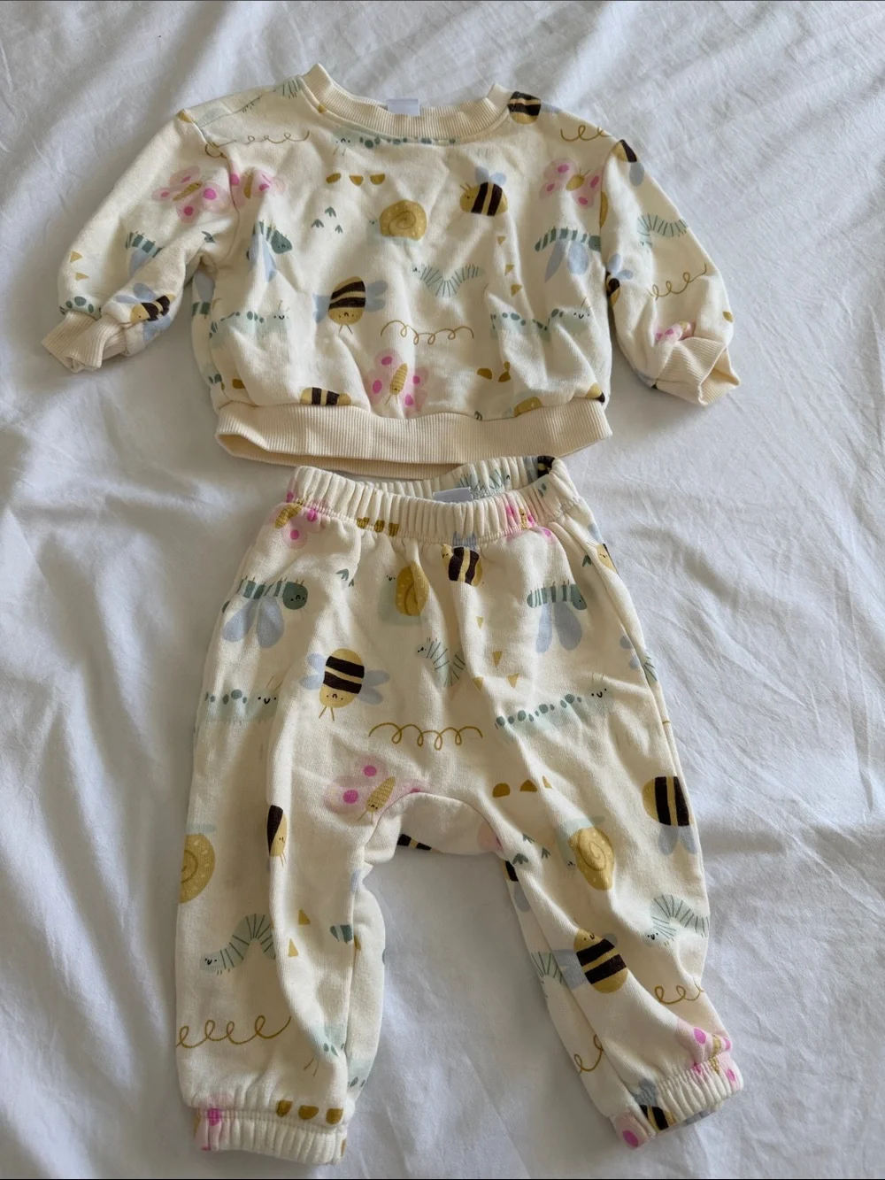 Old Navy Cream Bee & Flower Print Matching Set